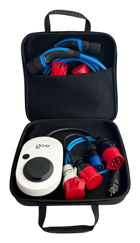 go-e Case open met lader, adapters en laadkabel